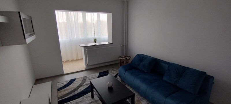 Liviu Rebreanu, nr. 9A, bl. 50A, vis a vis de Park Lake Mall.