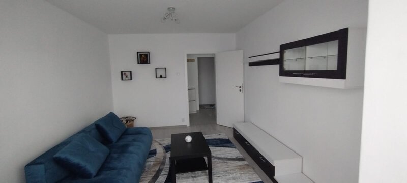 Liviu Rebreanu, nr. 9A, bl. 50A, vis a vis de Park Lake Mall.